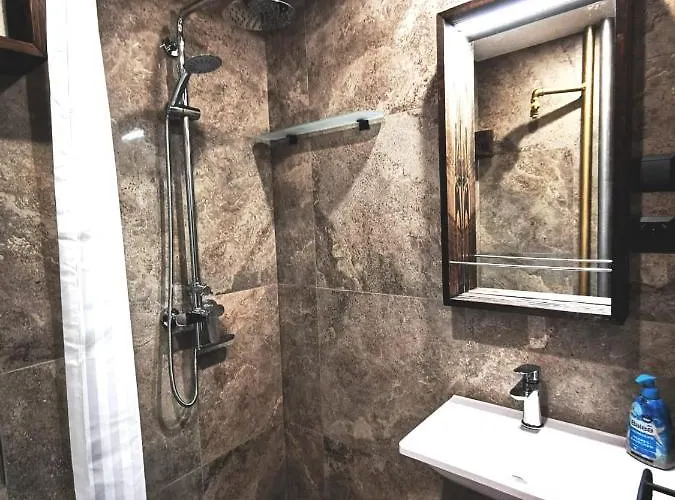 Ray Town Centre - No Party *